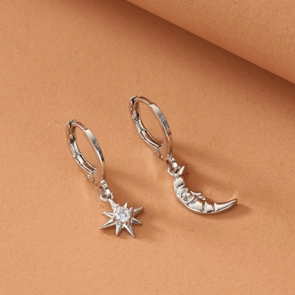 Free with any bundles Shein Earrings - Picture 2 of 3